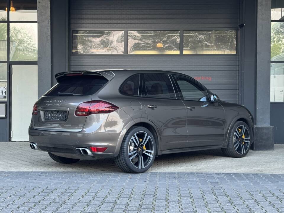 Bild 4/24 von Porsche Cayenne Turbo S (2014)