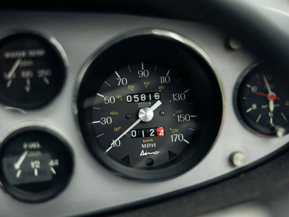 Image 7/20 of Ferrari Dino 246 GT (1973)