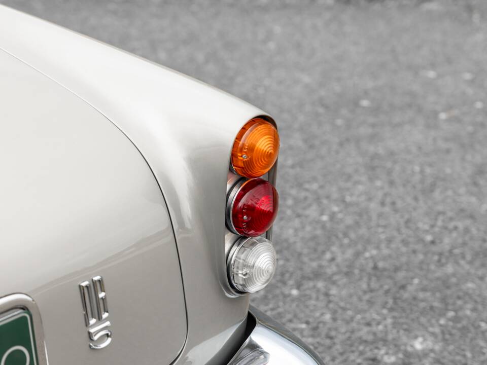 Bild 13/39 von Aston Martin DB 5 Vantage (1964)