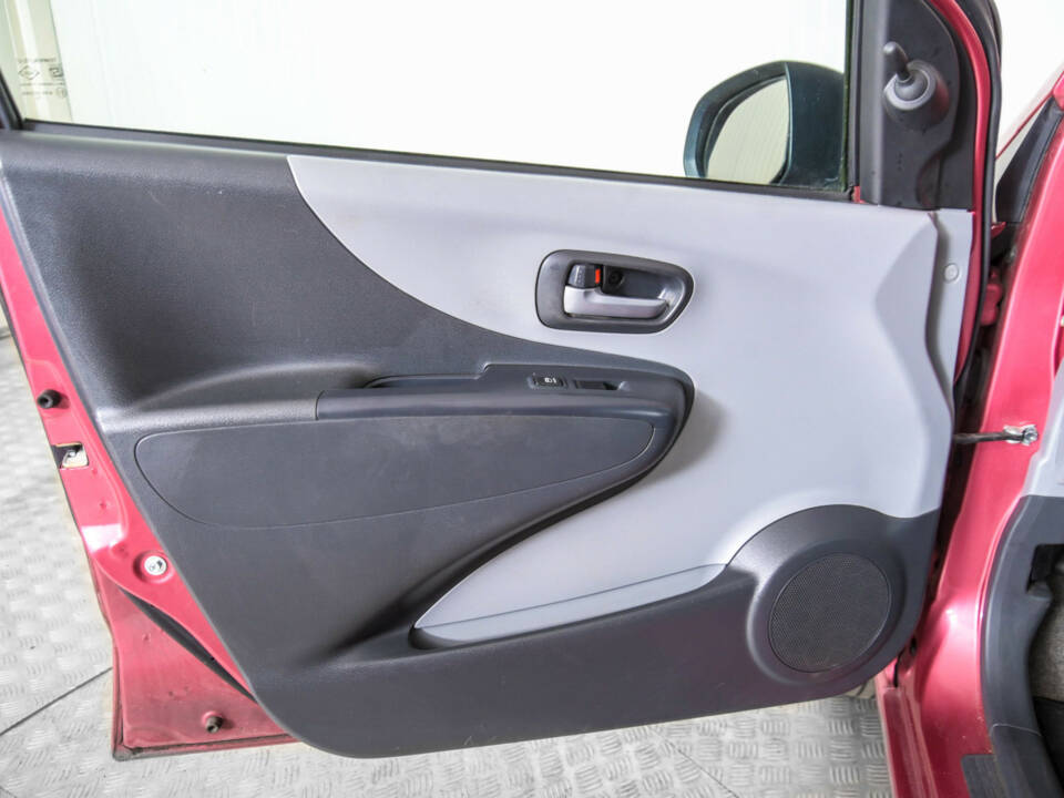 Image 27/48 of Suzuki Alto (2010)