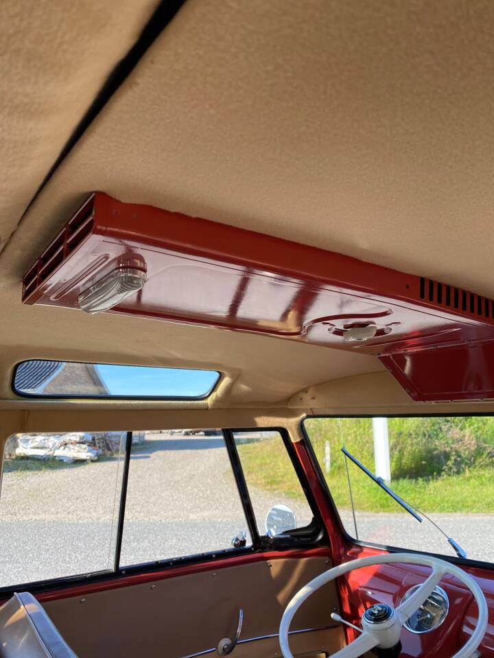 Immagine 37/61 di Volkswagen T1 Samba 1.2 (1958)