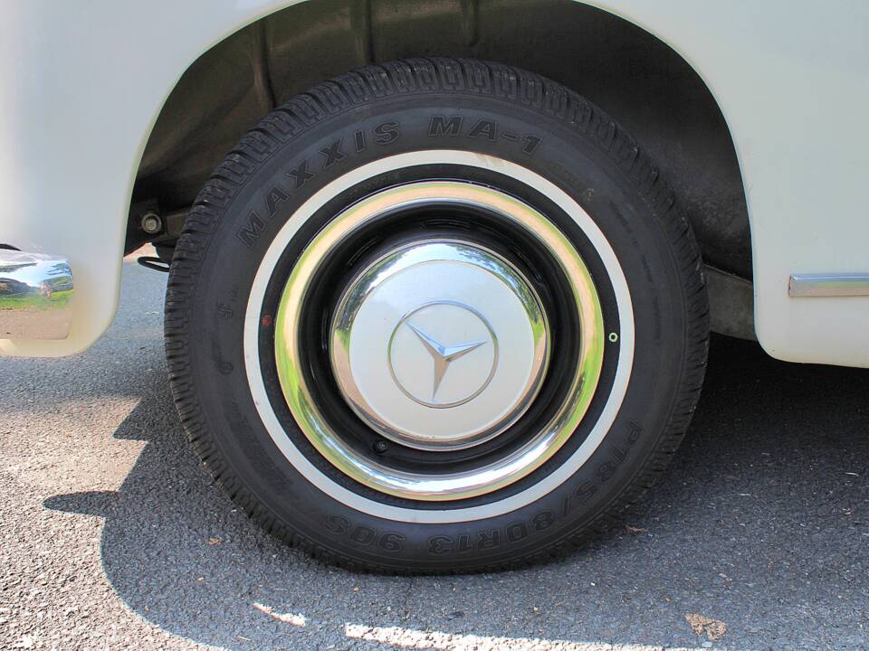 Image 17/50 of Mercedes-Benz 219 (1959)