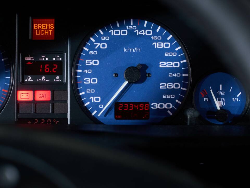 Image 48/113 of Audi S6 Plus Avant (1996)