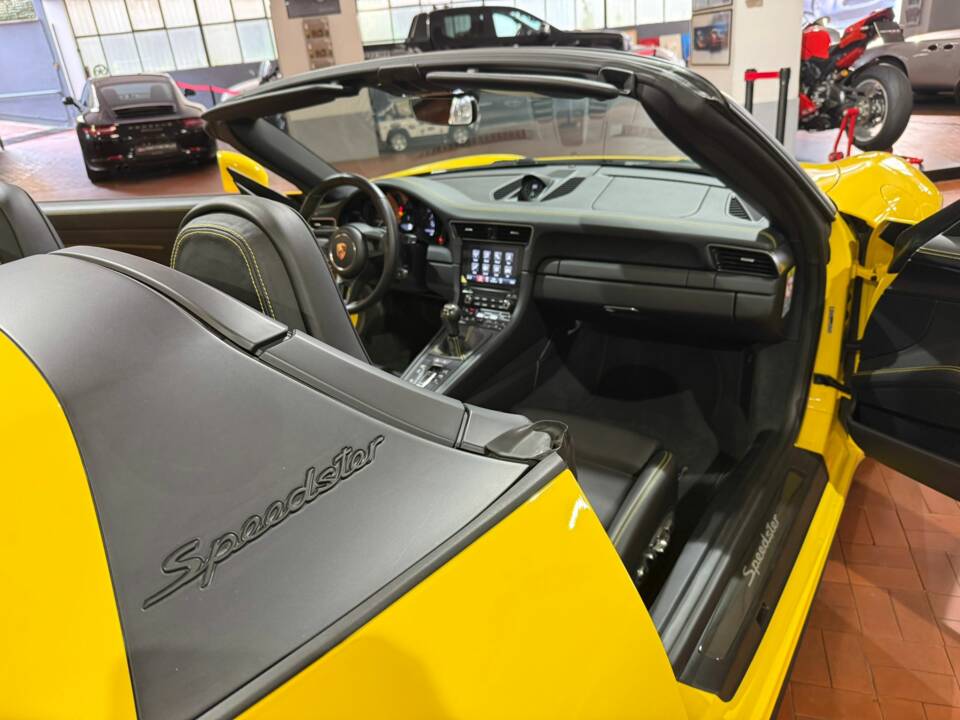 Bild 33/86 von Porsche 911 Speedster (2019)