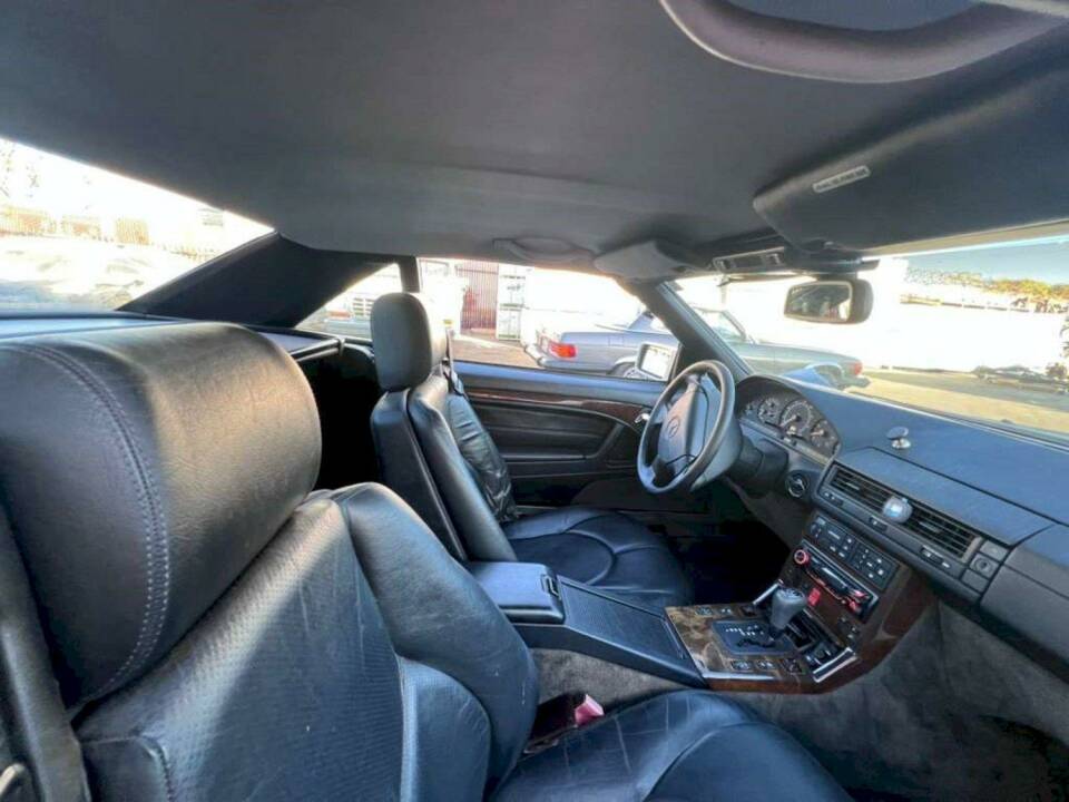 Image 35/40 of Mercedes-Benz SL 500 (1996)