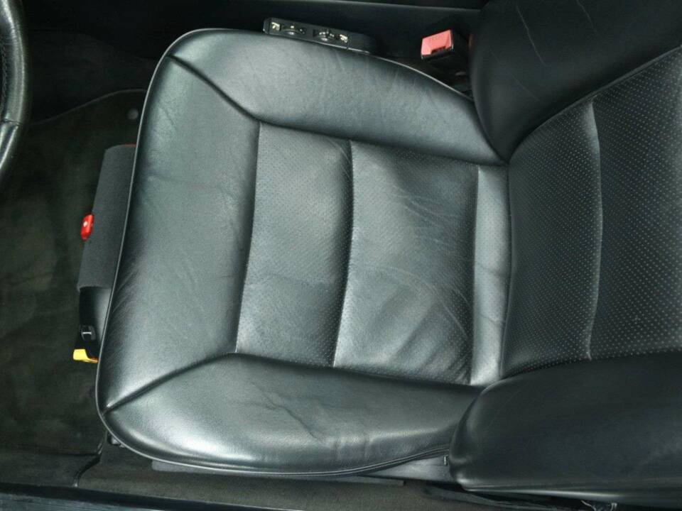 Bild 14/50 von Mercedes-Benz 300 CE-24 3.4 AMG (1993)