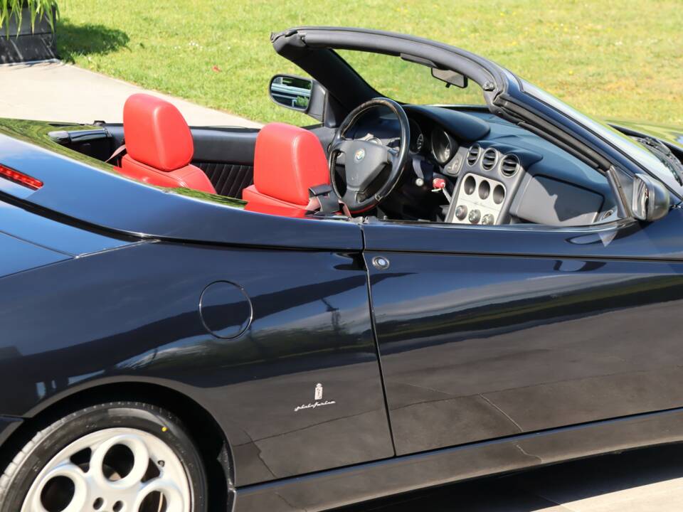 Image 21/50 of Alfa Romeo Spider 3.0 V6 24V (2001)