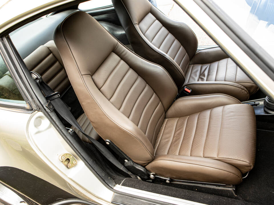 Image 14/47 of Porsche 911 Turbo 3.3 (1983)