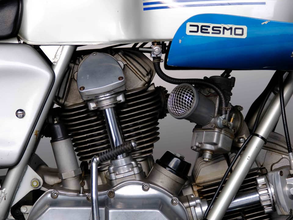 Image 4/54 de Ducati 900 SS (1977)