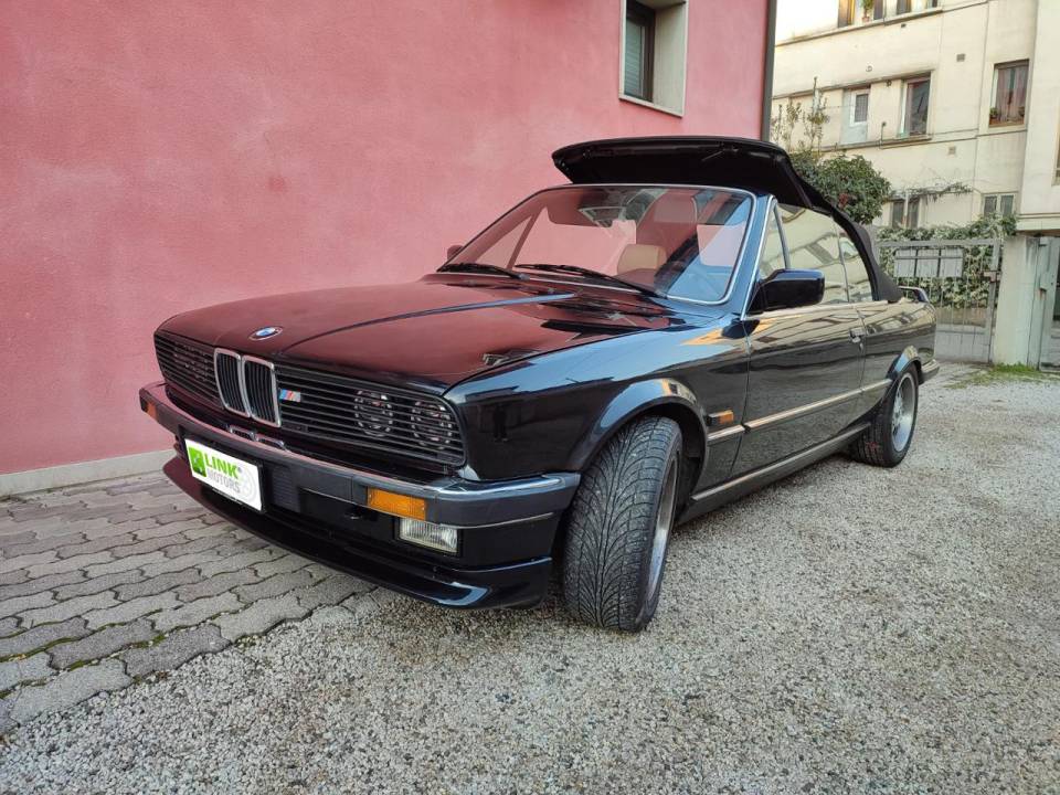 Imagen 1/9 de BMW 320i (1989)