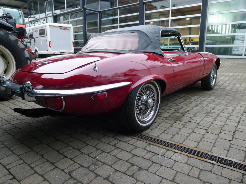 Image 4/15 de Jaguar Type E V12 (1972)