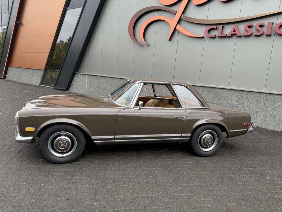 Image 17/36 de Mercedes-Benz 250 SL (1968)