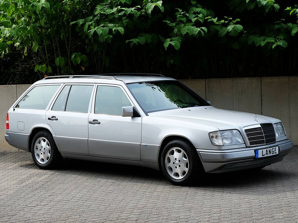 Image 7/75 of Mercedes-Benz E 280 T (1994)