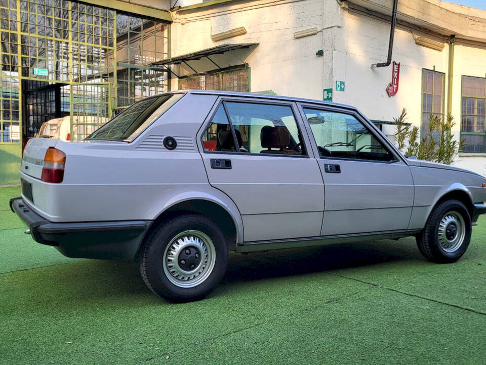 Image 10/51 of Alfa Romeo Giulietta 1.3 (1979)