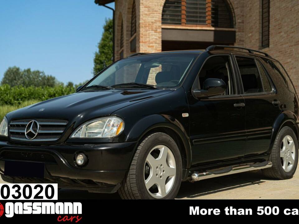 Image 1/15 of Mercedes-Benz ML 55 AMG (2000)