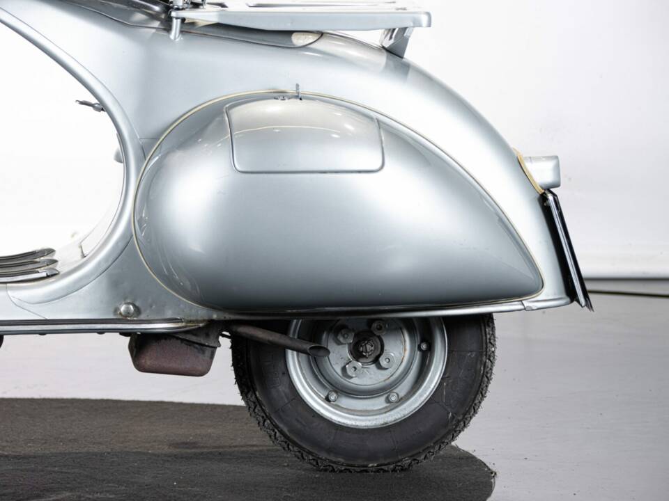 Image 16/45 de Piaggio Vespa 150 (1958)