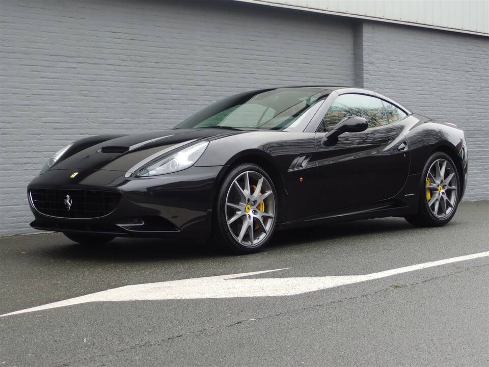 Image 1/99 of Ferrari California (2010)