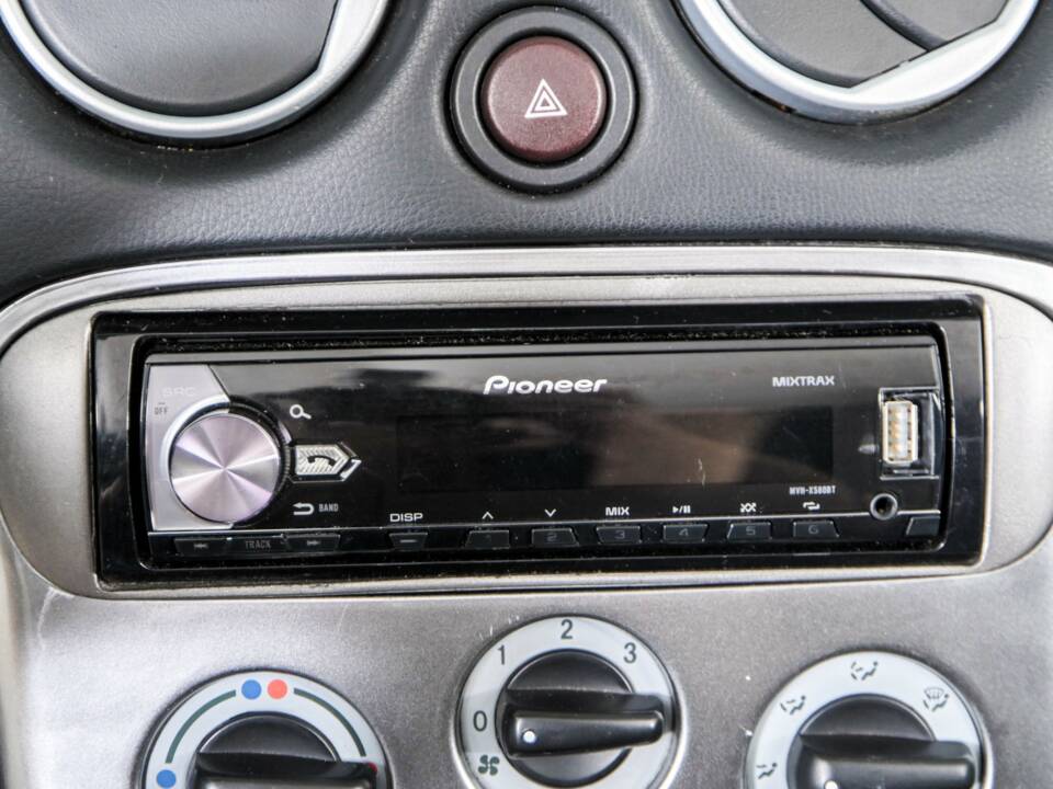 Image 20/50 of FIAT Barchetta (2003)