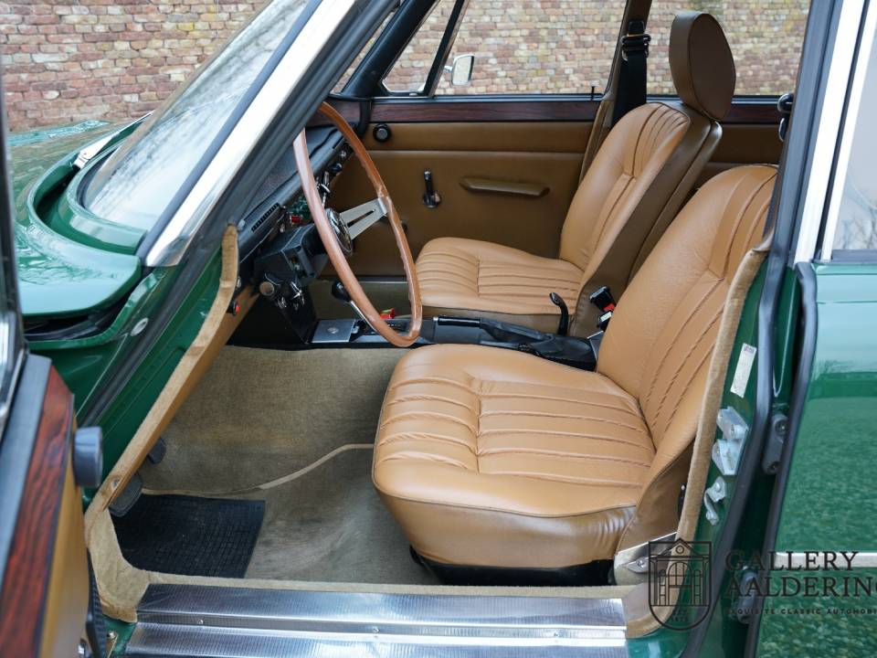 Image 3/50 of Rover 3500 (1974)