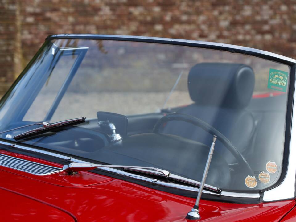 Image 38/50 of Alfa Romeo 2600 Spider (1962)
