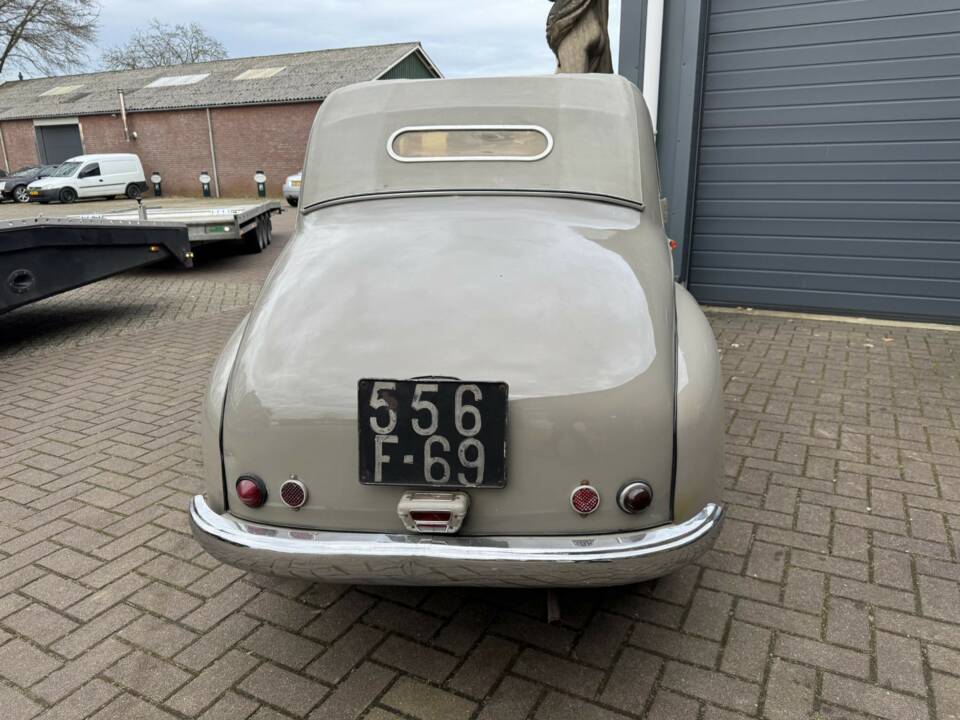 Imagen 6/13 de SIMCA Simca 6 (1948)