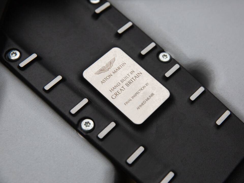 Immagine 78/84 di Aston Martin DBS 770 Ultimate Volante (2023)