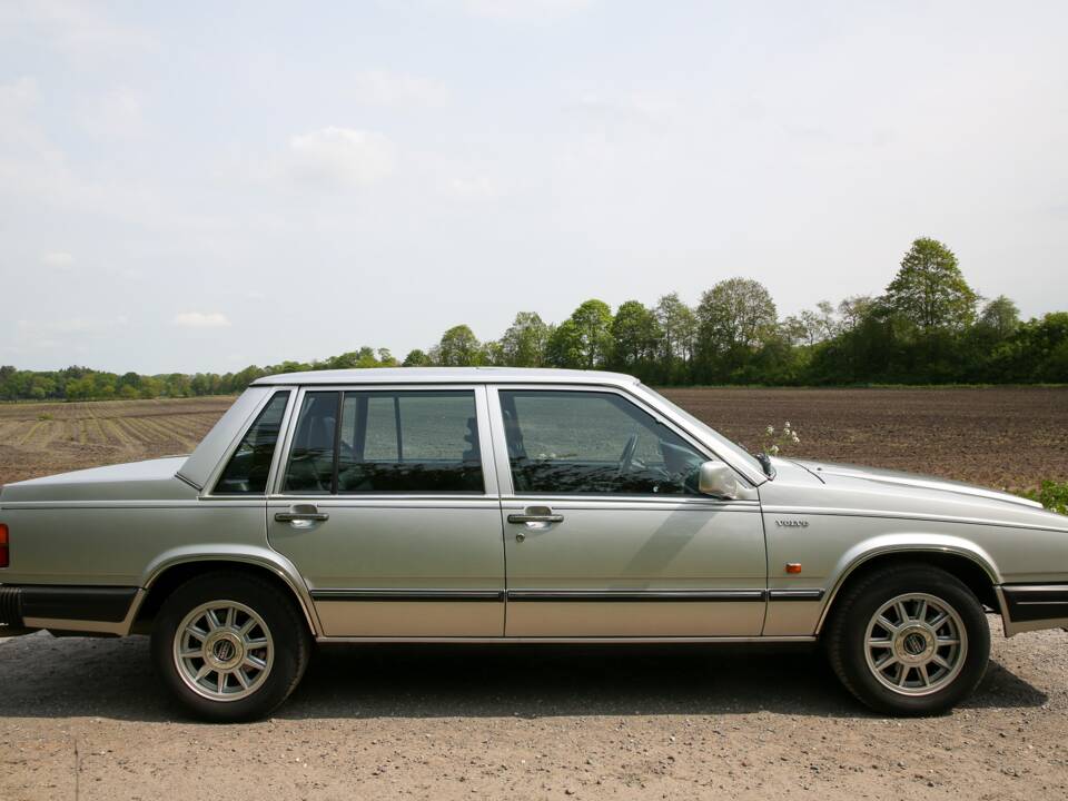 Bild 2/16 von Volvo 760 GLE (1986)
