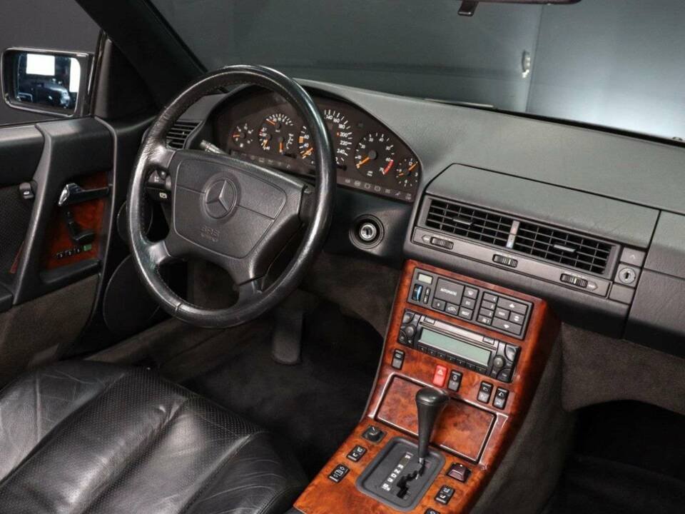Bild 24/50 von Mercedes-Benz 500 SL (1991)