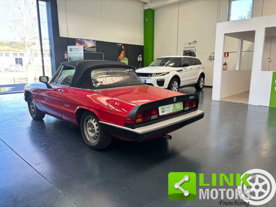 Image 3/10 de Alfa Romeo 1.6 Spider (1987)