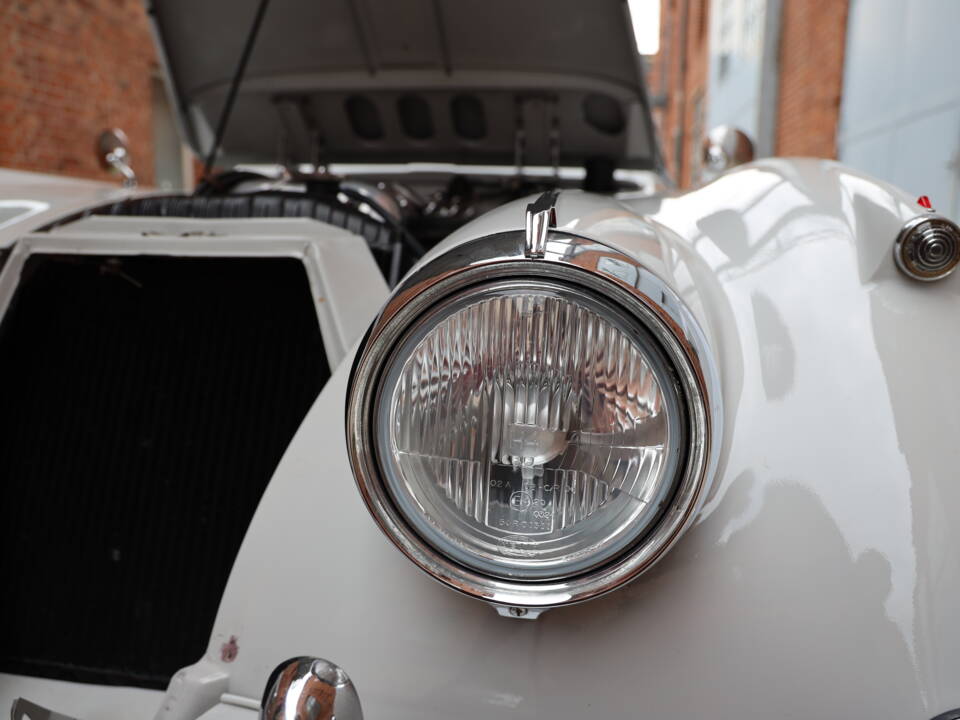 Image 41/91 of Jaguar XK 150 OTS (1958)