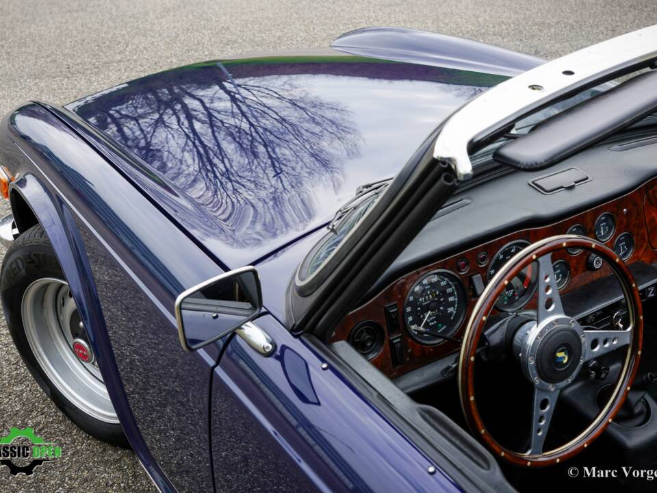 Image 22/42 of Triumph TR 6 PI (1972)