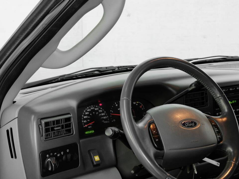 Image 15/41 de Ford F-350 Super Duty (2004)