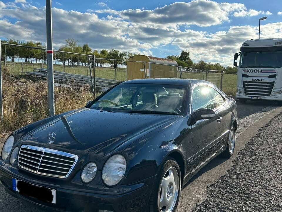Bild 3/12 von Mercedes-Benz CLK 200 Kompressor (2001)