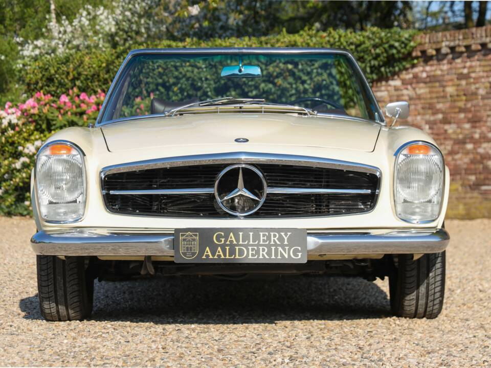 Image 23/50 of Mercedes-Benz 250 SL (1967)