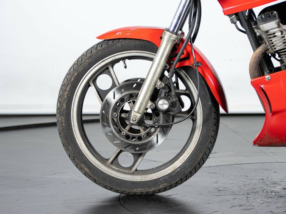 Image 20/50 of Yamaha XJ 600 (1984)