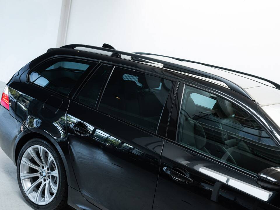 Bild 26/32 von BMW M5 Touring (2007)