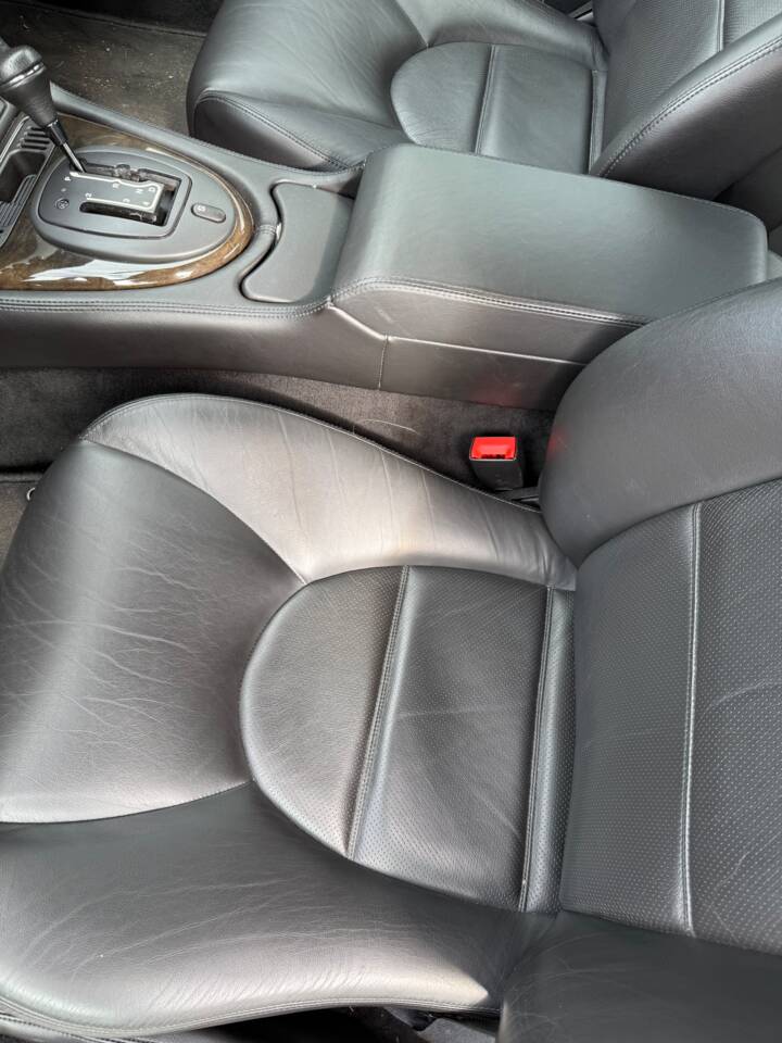 Image 3/8 of Jaguar XK8 4.0 (1997)