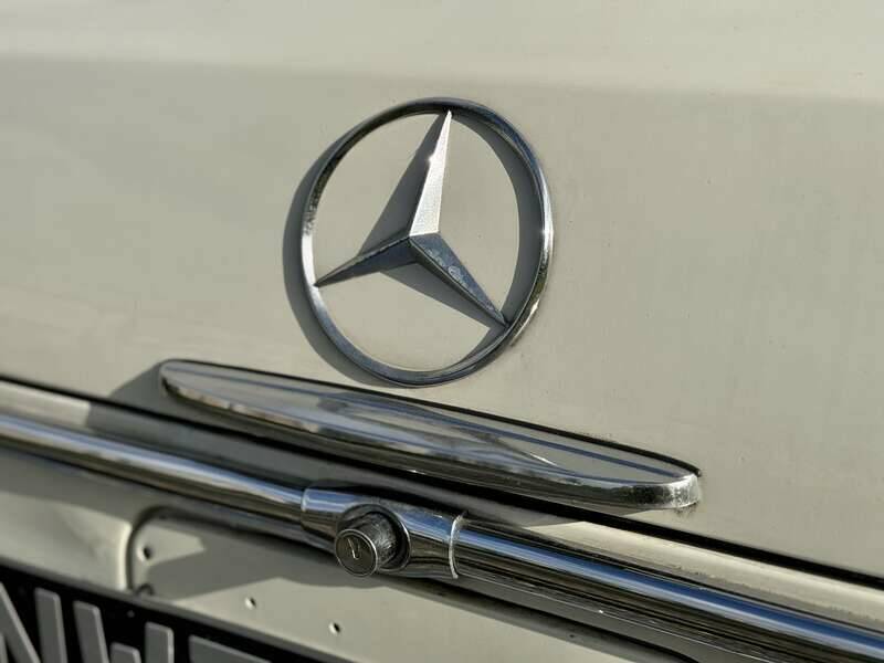 Image 10/50 of Mercedes-Benz 220 SE b (1963)