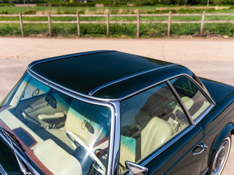 Afbeelding 15/43 van Mercedes-Benz 280 SL (1968)