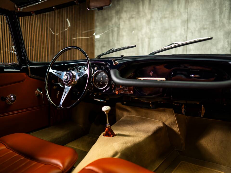 Image 43/92 of Maserati 3500 GT Touring (1957)