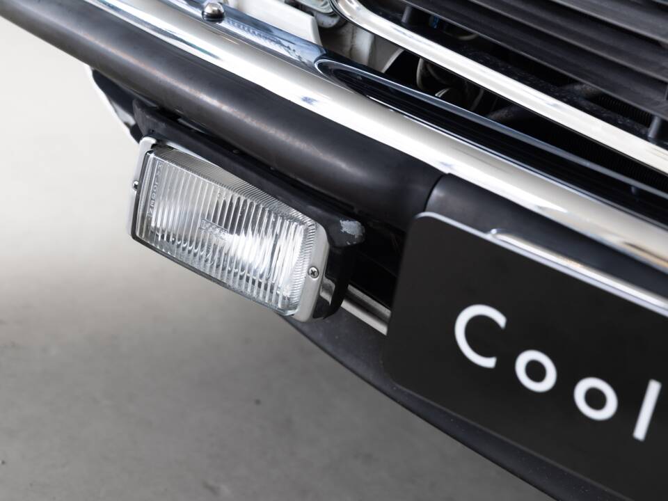 Image 24/35 de Mercedes-Benz 500 SL (1984)