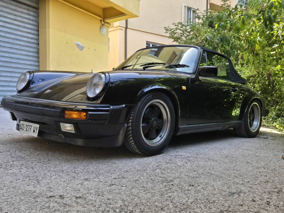 Afbeelding 2/34 van Porsche 911 Carrera 3.2 (1984)