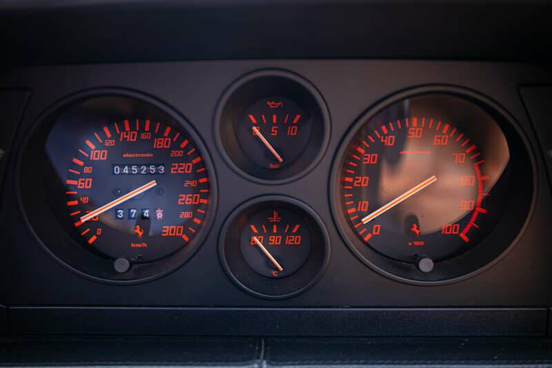 Image 40/50 of Ferrari 348 Spider (1994)