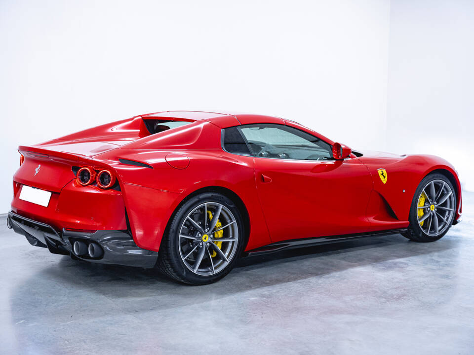 Afbeelding 42/46 van Ferrari 812 Competizione A (2022)