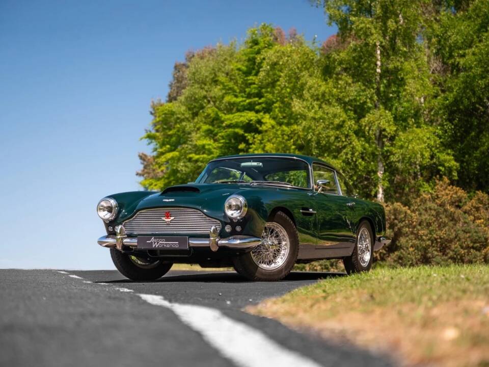 Afbeelding 10/76 van Aston Martin DB 4 (1961)