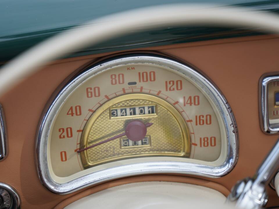 Image 5/38 of BMW 502 Baur (1955)