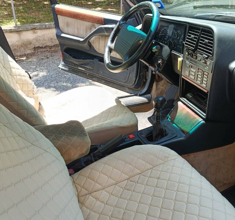 Bild 6/8 von Lancia Thema I.E. Turbo 16V (1994)