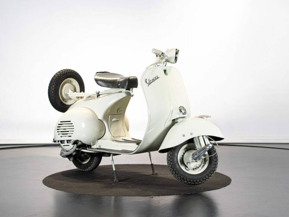 Image 6/50 of Piaggio Vespa 150 "Struzzo" VL (1956)