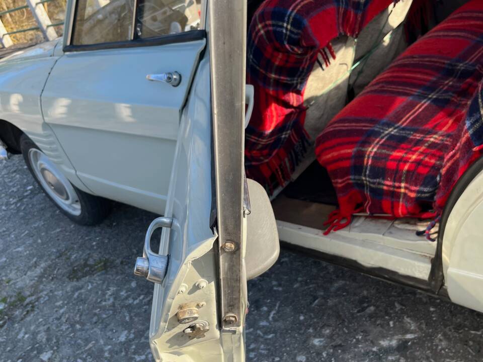 Bild 54/70 von Citroën Ami 6 Berline (1964)