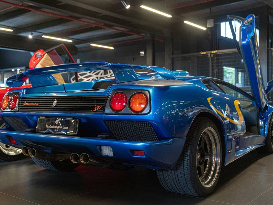 Image 6/36 of Lamborghini Diablo SV (1998)